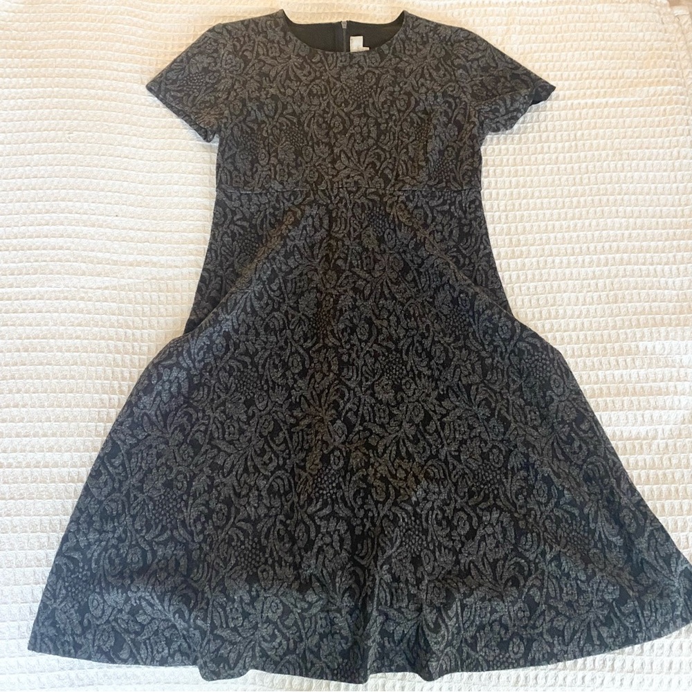 LOFT grey matelasse short sleeve dress size 4 maternity
